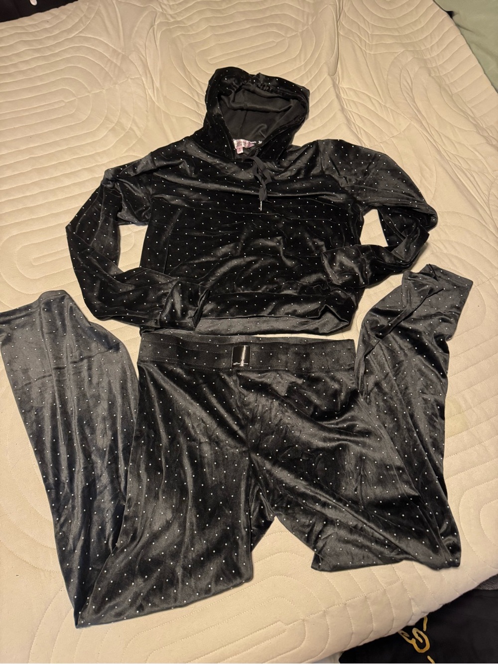 Women's juicy Black Velvet Hoodie & Jogger Set with Sparkle